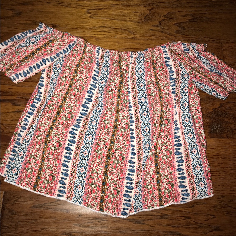 Off the shoulder floral shirt!